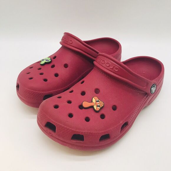 Crocs Classic Red Clogs Men's 5 - Women's 7  Comfort Shoe Slip On Water Sandals - Picture 3 of 11